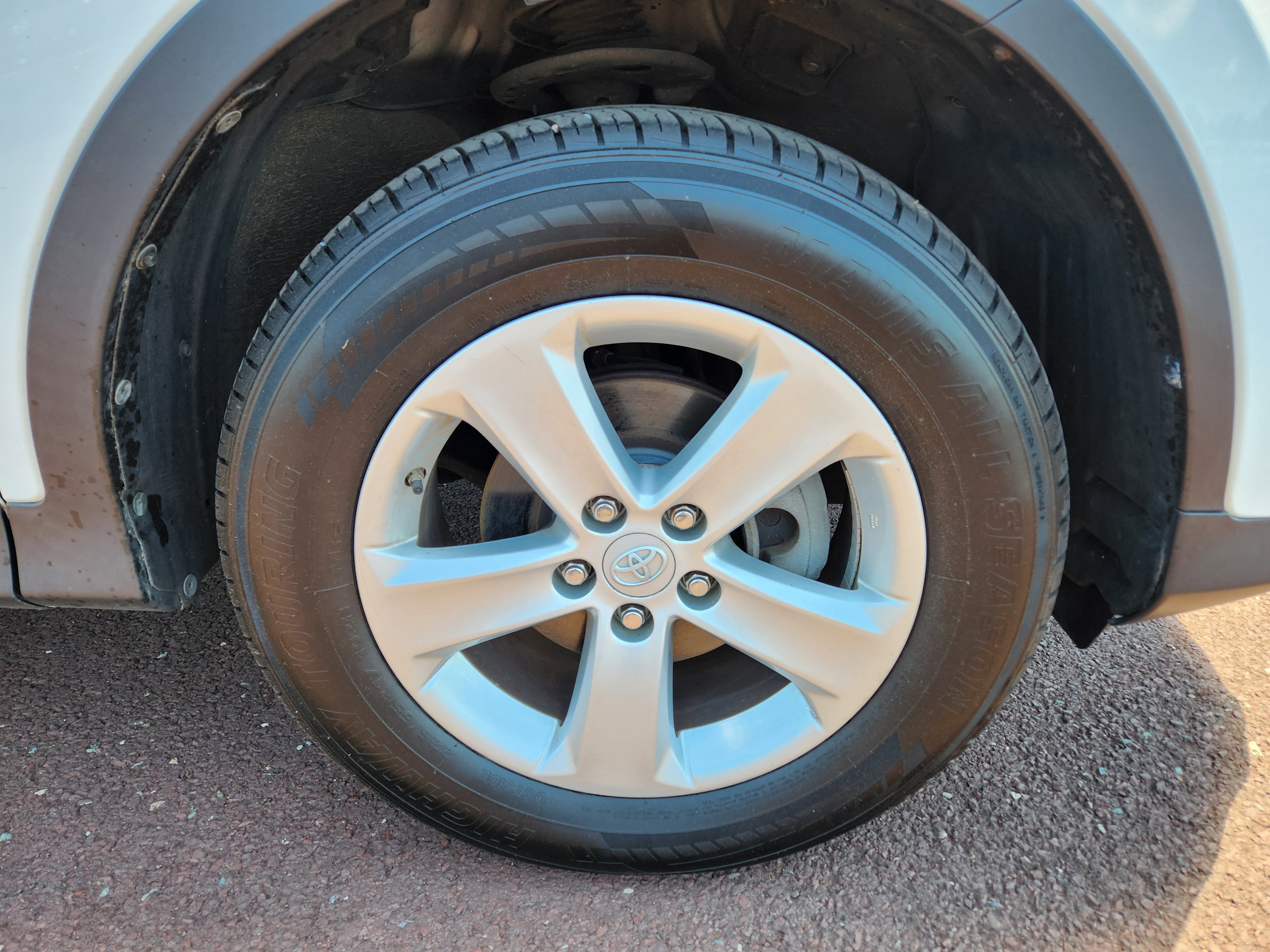 Used 2014 Toyota RAV4 XLE w/ Preferred Accessory Package AWD/4WD image 7
