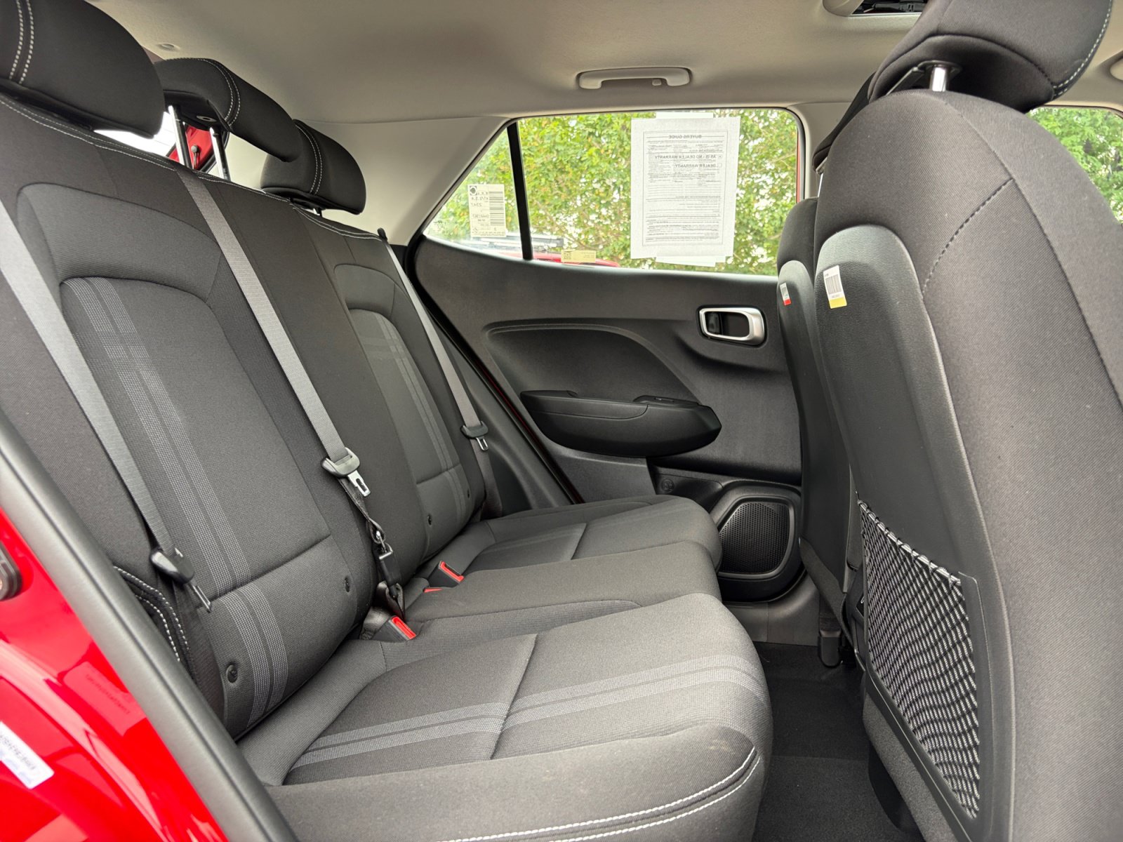 Used 2025 Hyundai Venue SEL FWD image 31