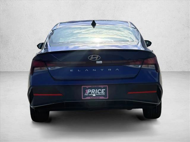 Certified 2025 Hyundai Elantra Sport image 6