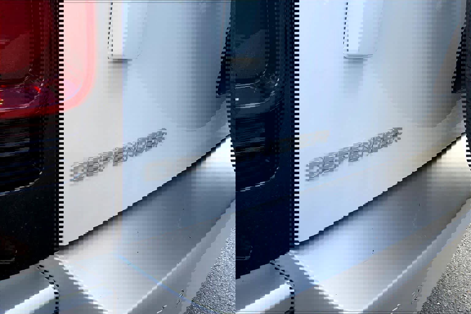 Used 2023 Land Rover Defender 110 S image 28