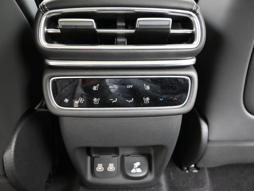 Used 2025 Genesis GV80 3.5T Prestige image 17