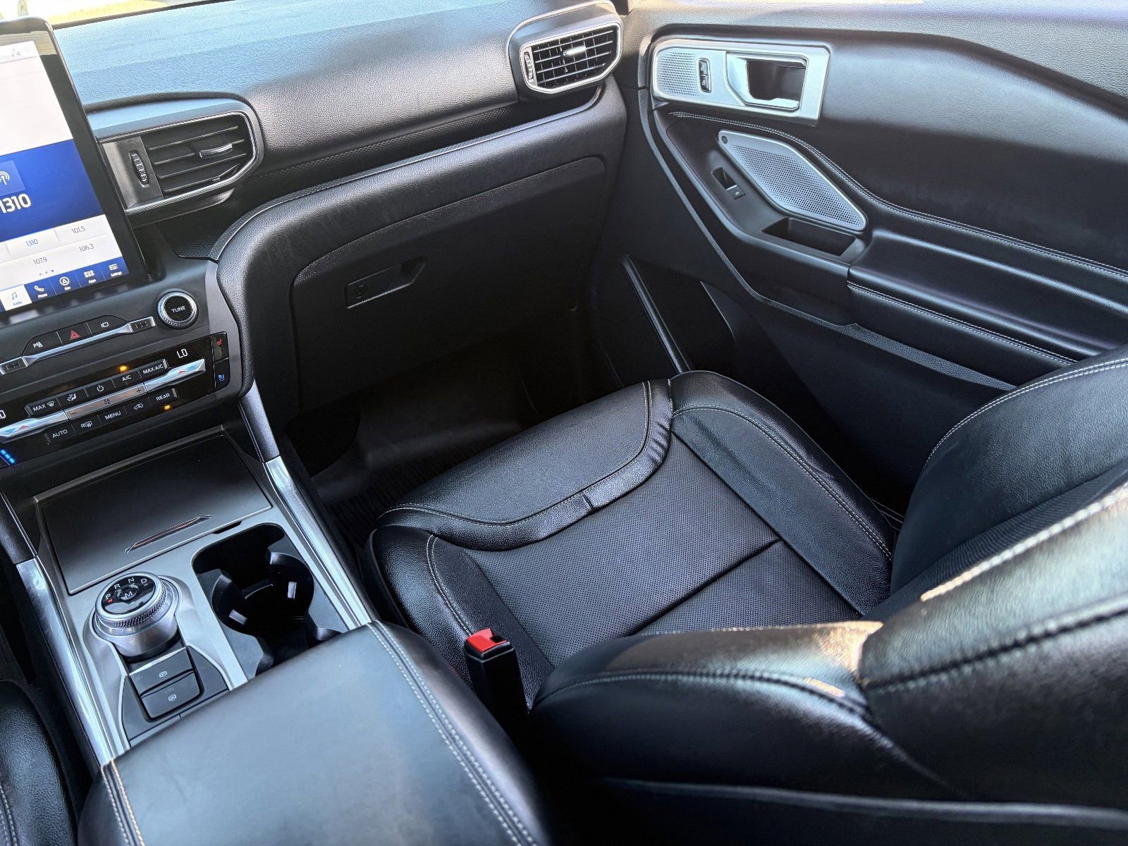 Used 2020 Ford Explorer ST w/ ST Street Pack image 16