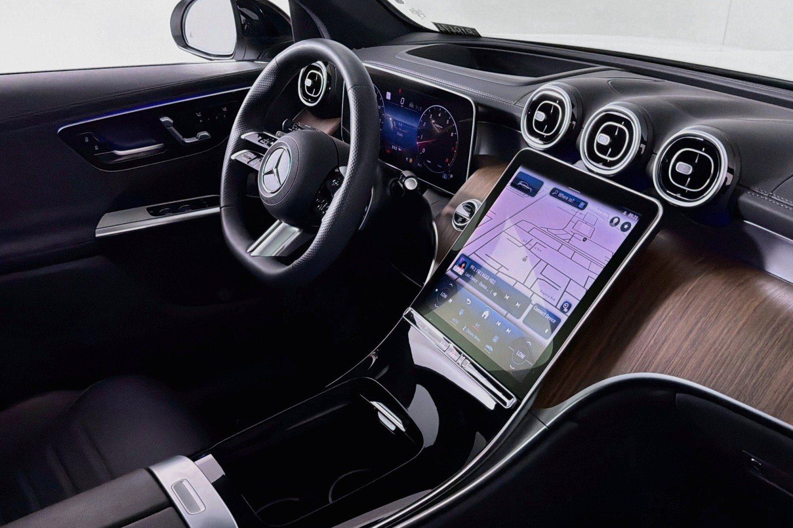 Certified 2024 Mercedes-Benz GLC 300 4MATIC w/ AMG Line image 16