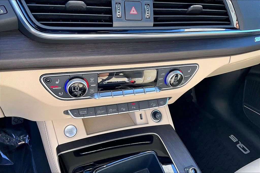 Used 2023 Audi Q5 2.0T Prestige w/ Prestige Package image 16