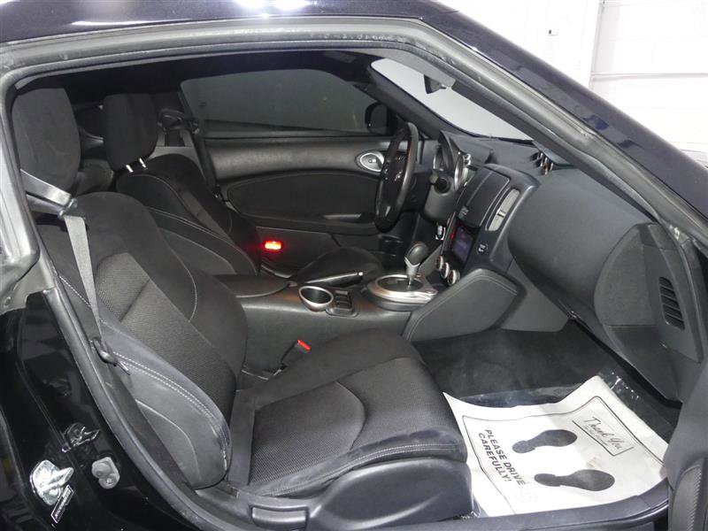 Used 2017 Nissan 370Z Coupe image 20