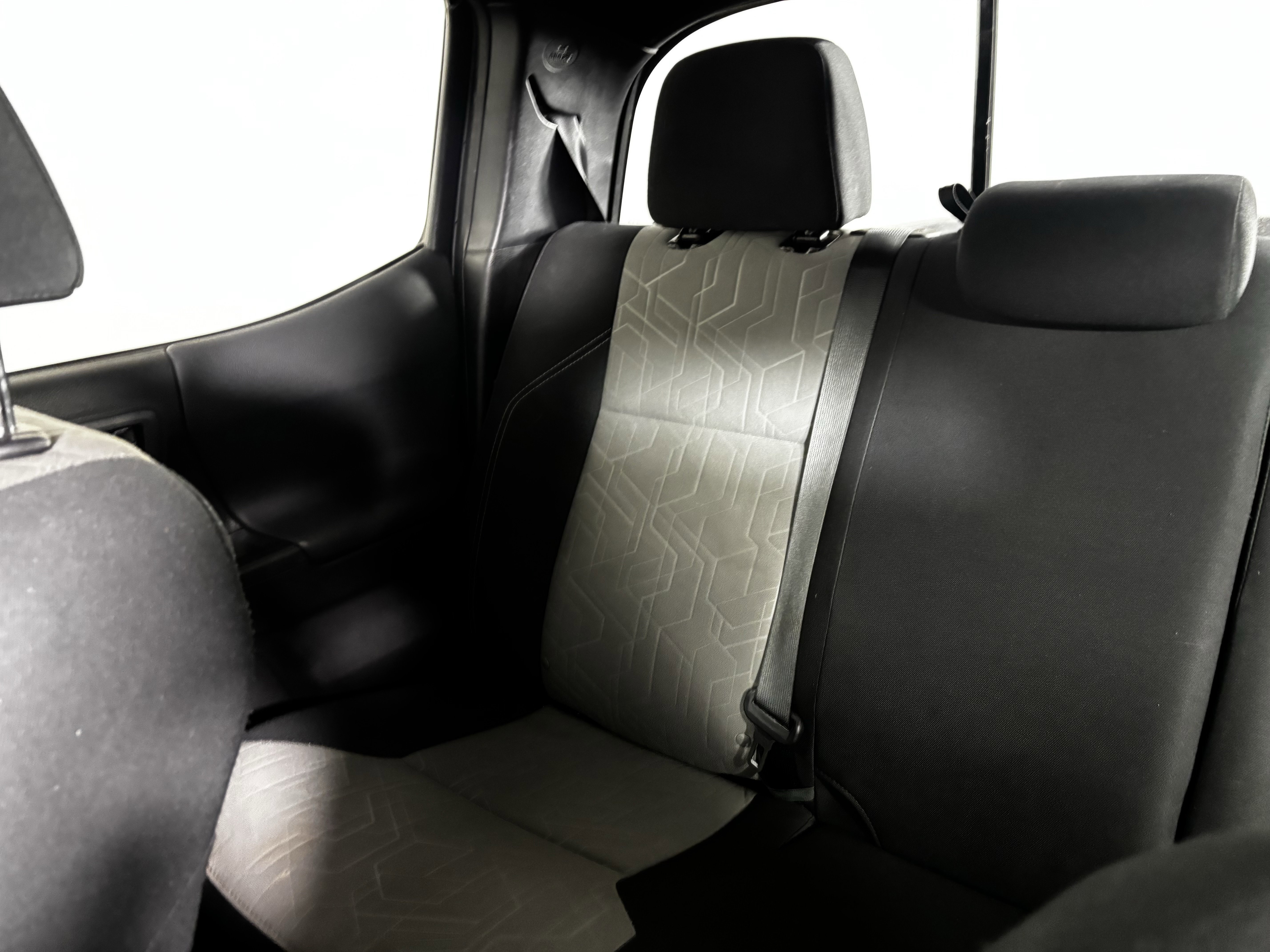 Used 2022 Toyota Tacoma TRD Off-Road image 16