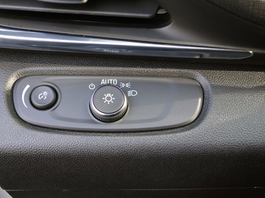 Used 2024 Buick Envista Preferred w/ Convenience I Package FWD image 22