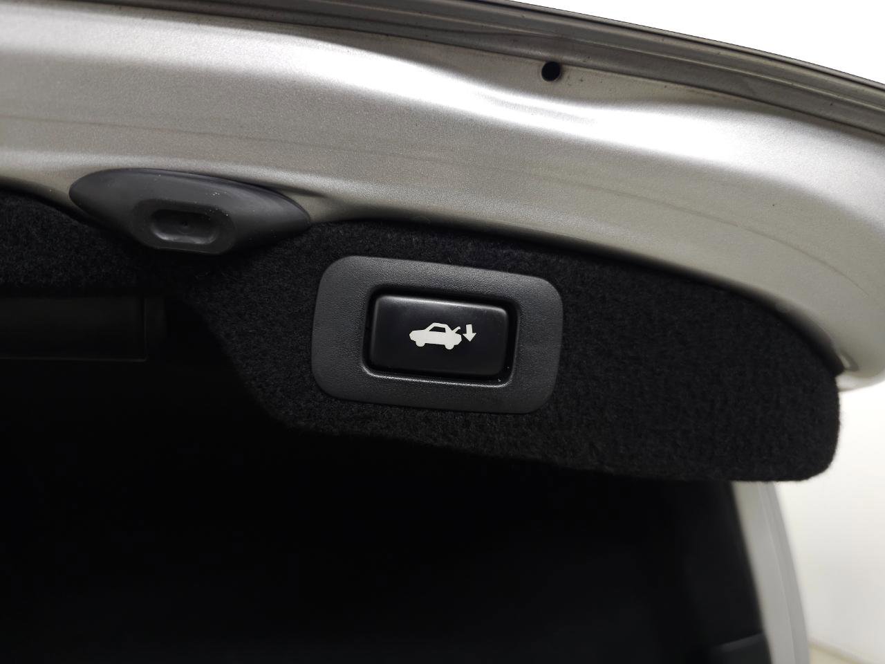 Used 2013 Lexus LS 460 AWD w/ F-Sport Pkg image 34