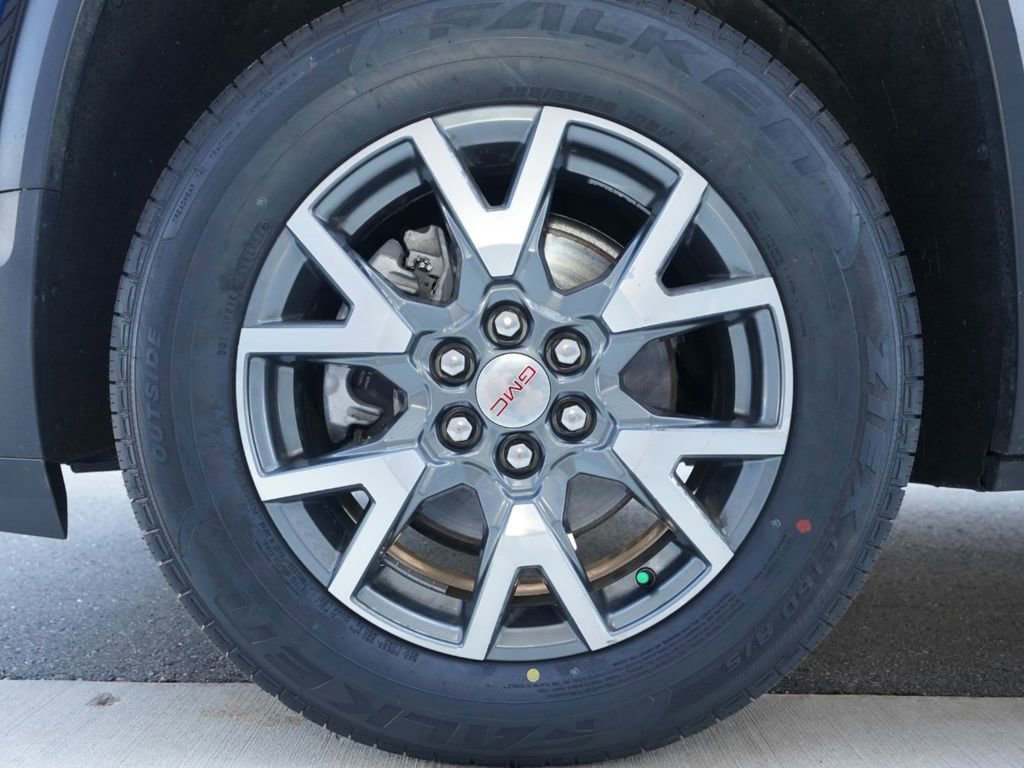 Used 2023 GMC Acadia SLT FWD image 32