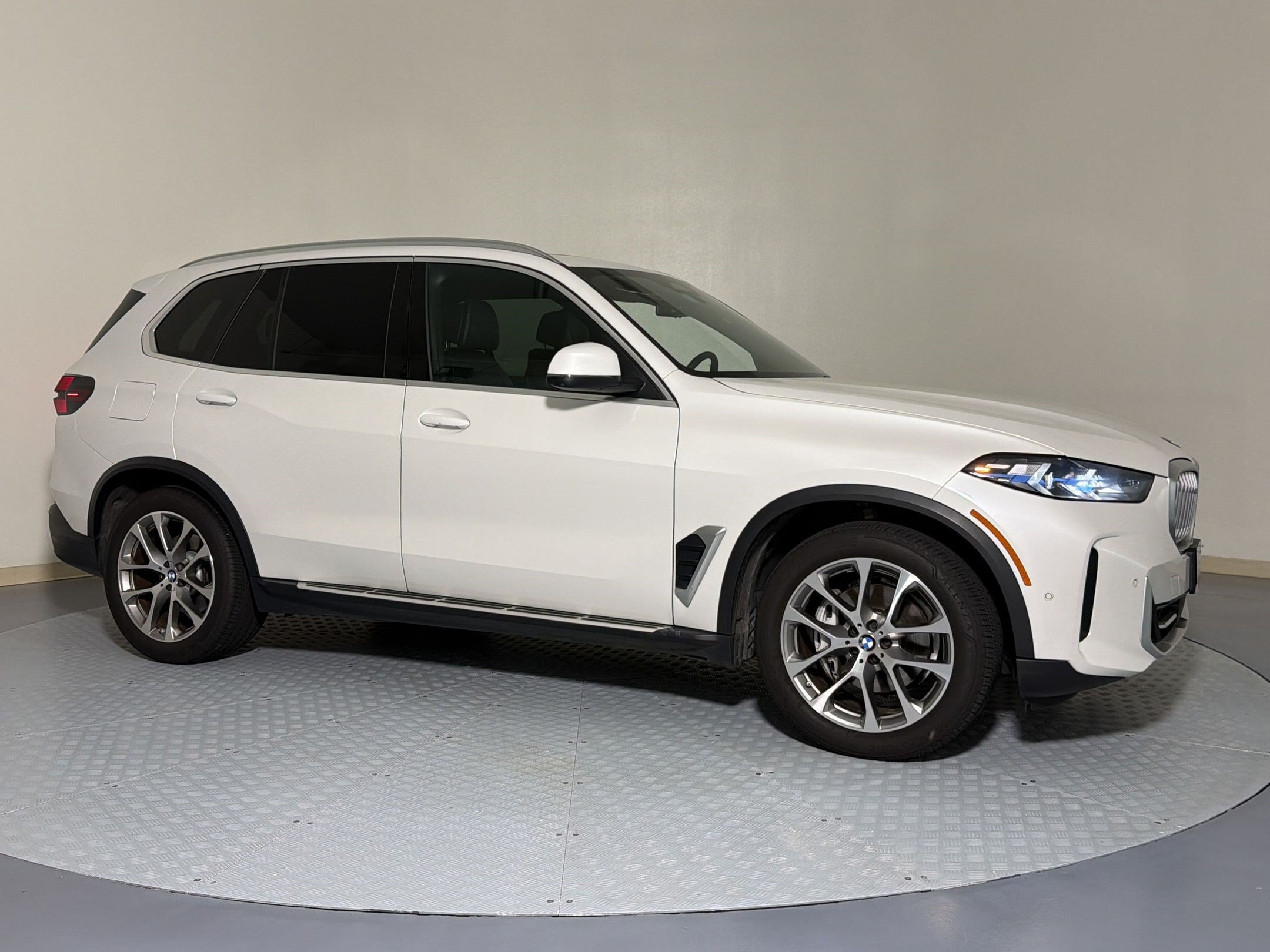 Used 2024 BMW X5 xDrive40i AWD/4WD image 7