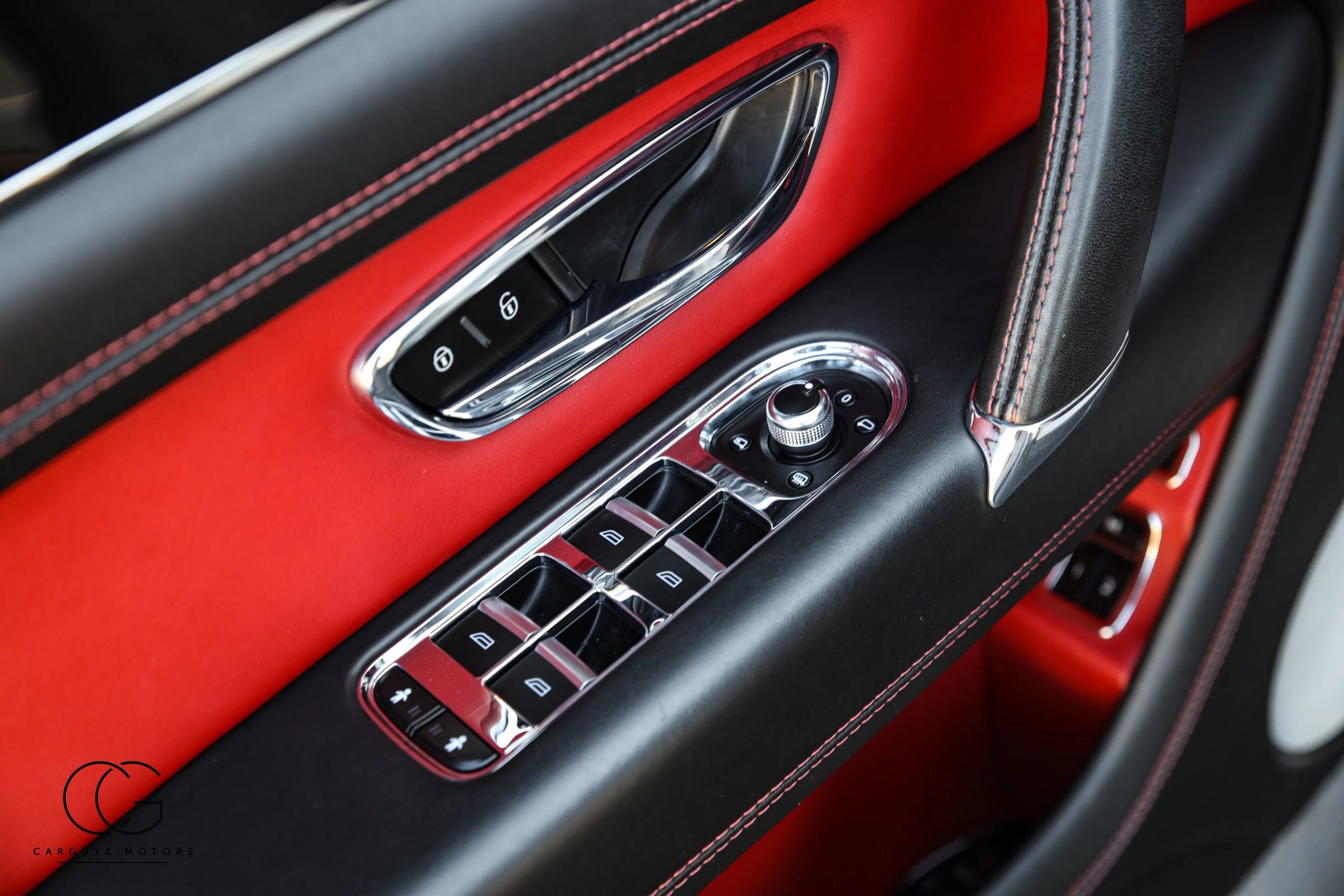 Used 2019 Bentley Bentayga image 38