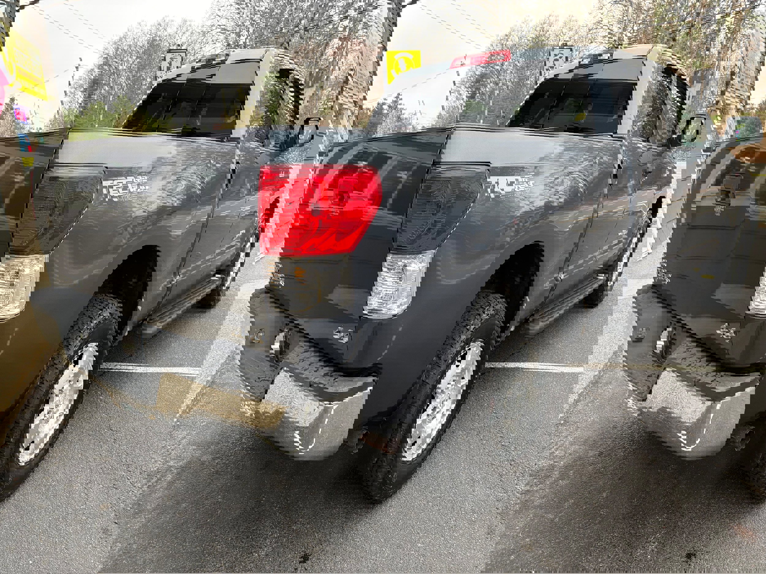 Used 2010 Toyota Tundra 4x4 Double Cab image 7