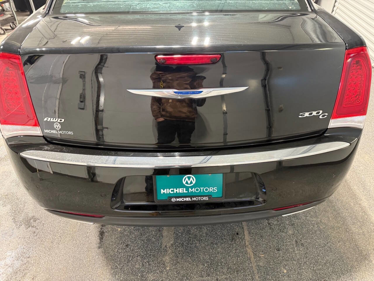 Used 2015 Chrysler 300 C w/ Light Group image 6