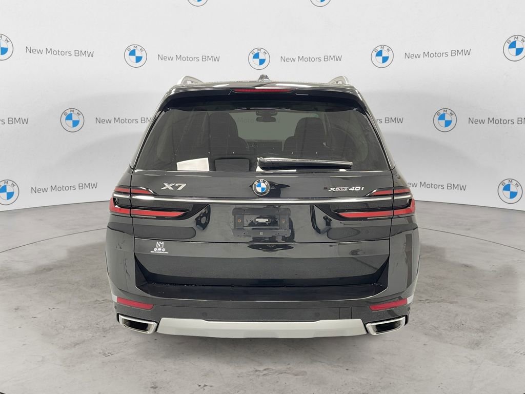 Used 2023 BMW X7 xDrive40i w/ Premium Package image 3