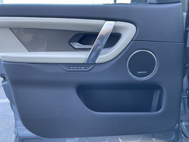 Used 2020 Land Rover Discovery Sport S R-Dynamic image 9