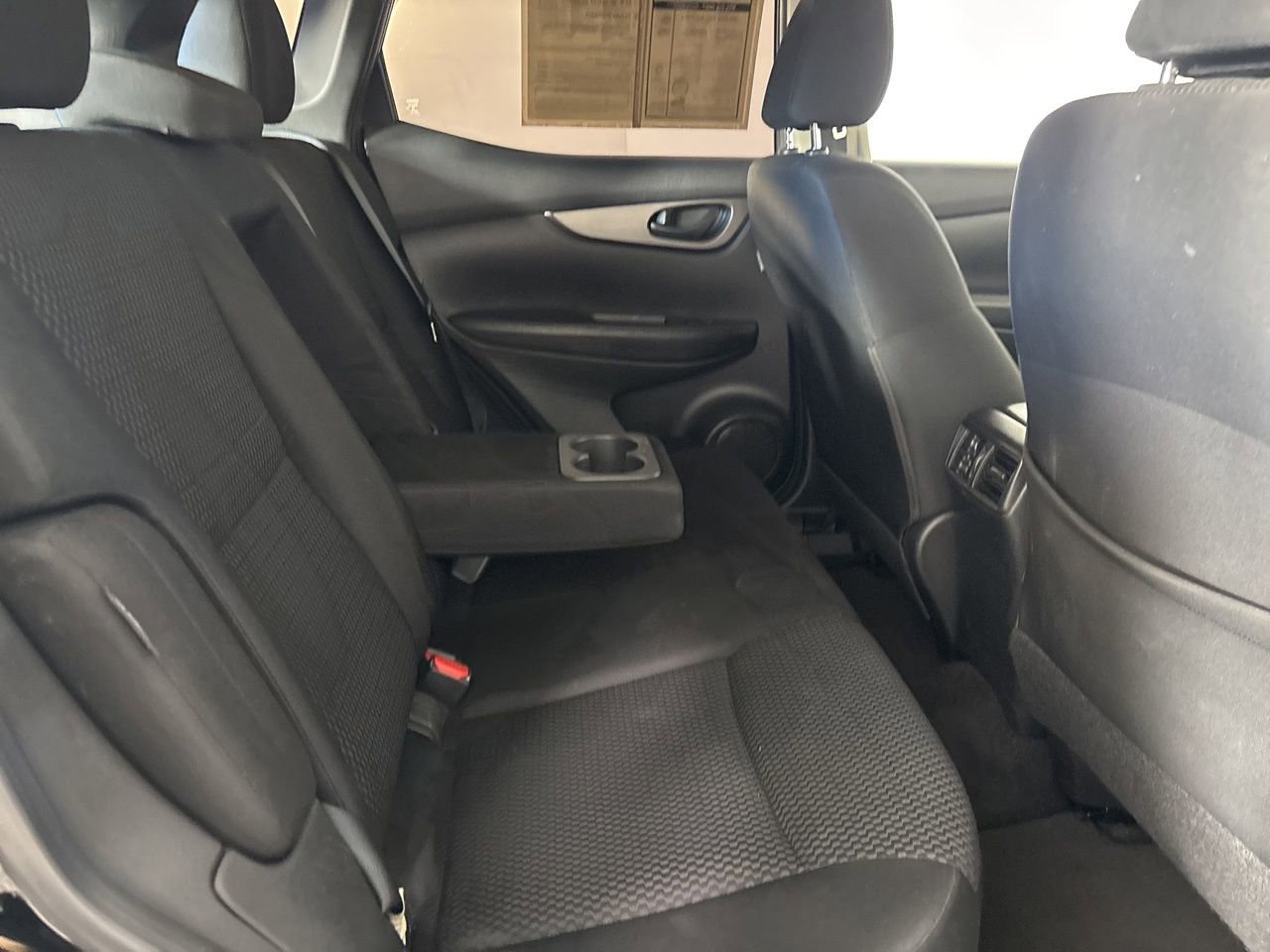 Used 2020 Nissan Rogue Sport S image 25