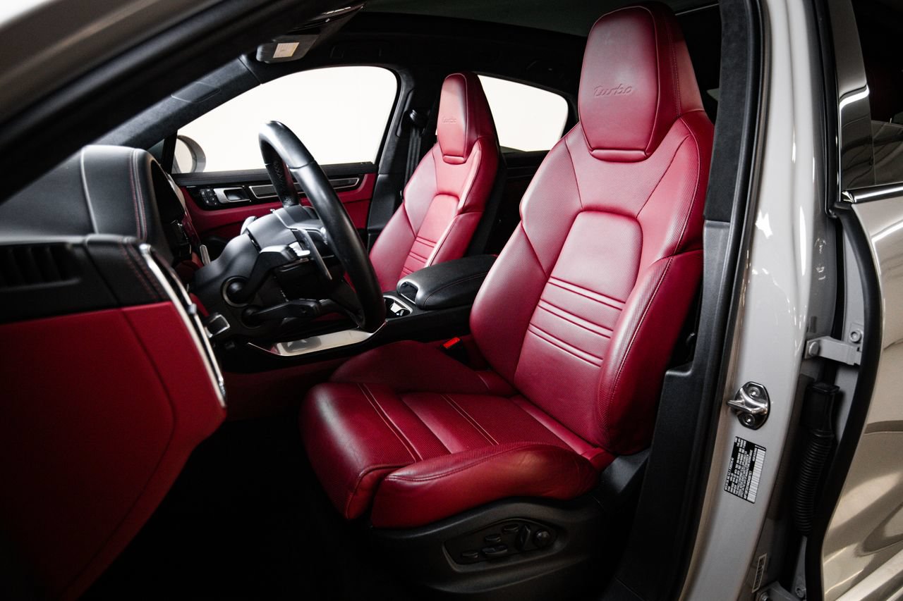 Certified 2022 Porsche Cayenne Turbo AWD/4WD image 5