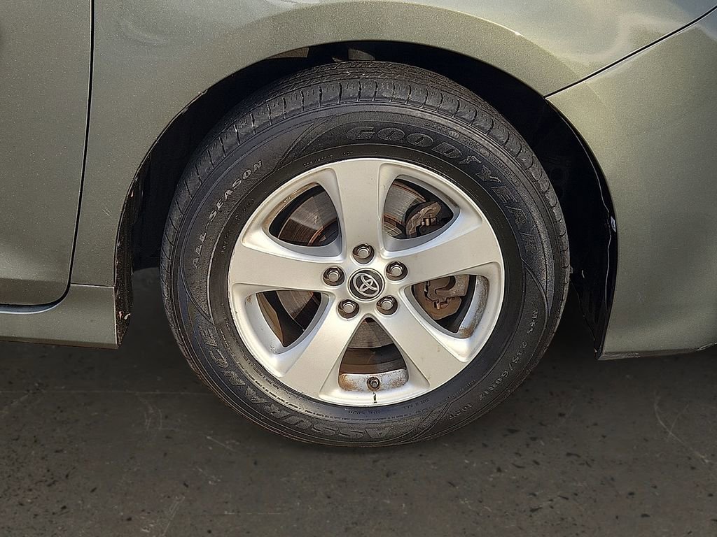 Used 2020 Toyota Sienna L image 9