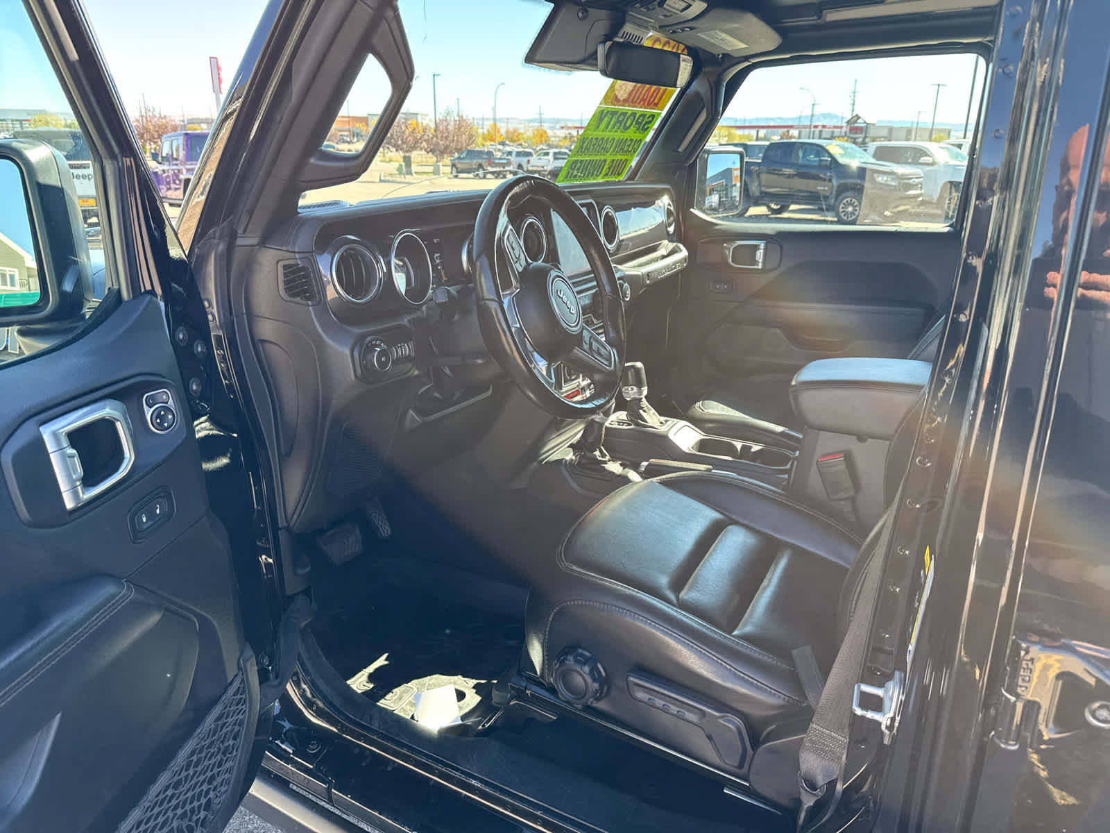 Certified 2022 Jeep Wrangler Unlimited Rubicon w/ Xtreme Recon 35" Tire Package AWD/4WD image 27