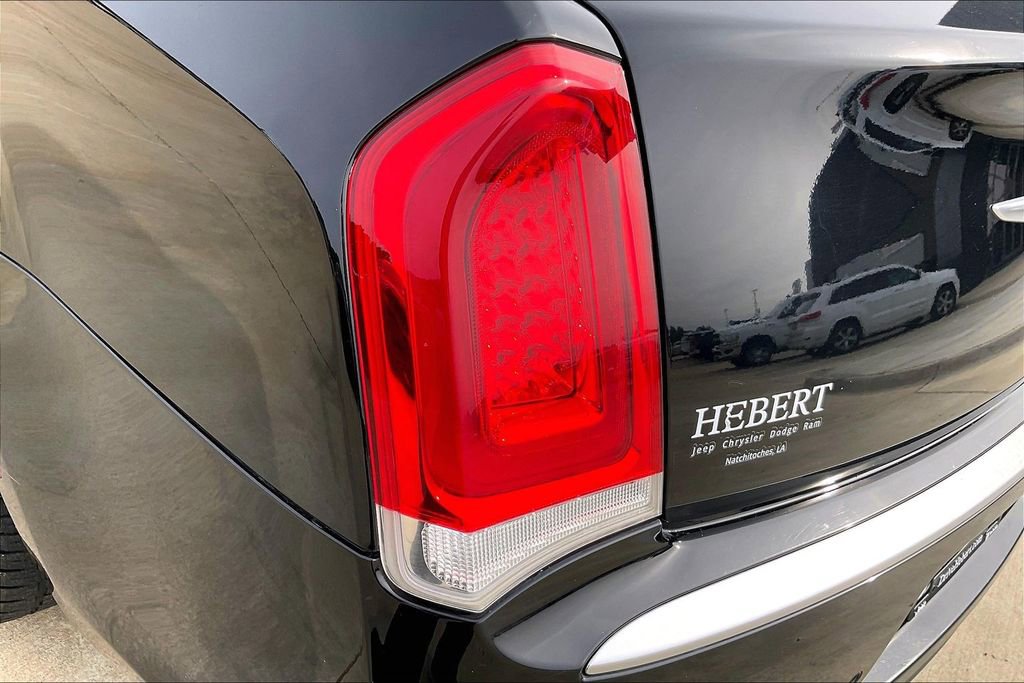 Used 2019 Chrysler 300 C w/ Safetytec Plus Group image 29