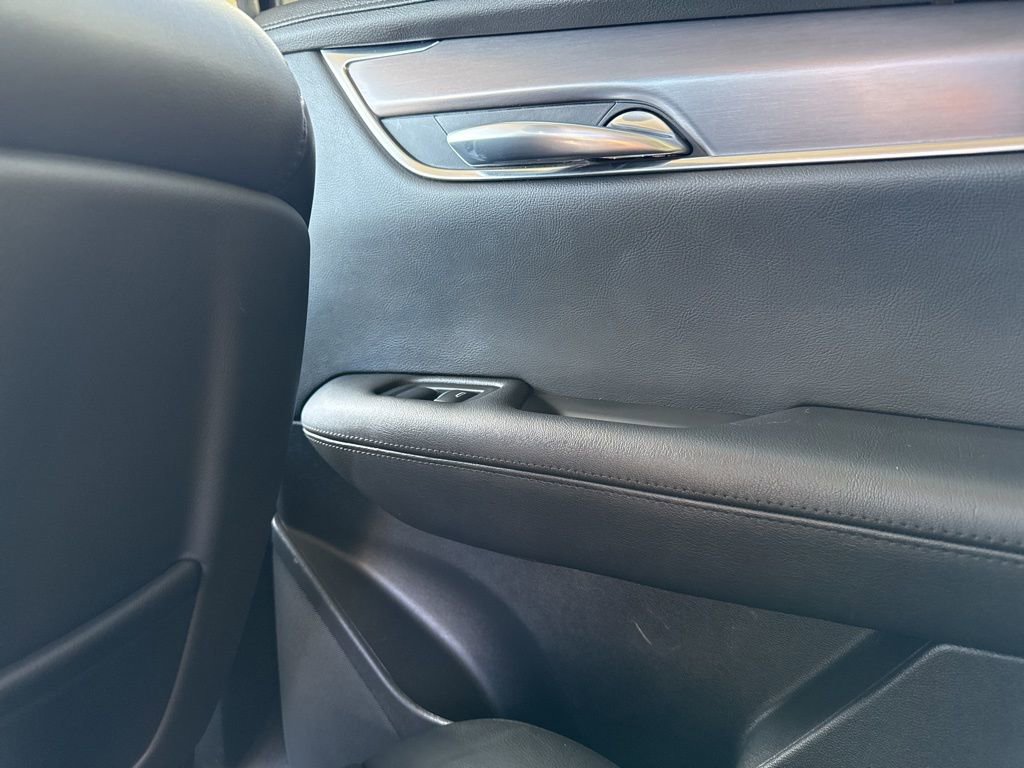 Used 2019 Cadillac XT5 Luxury image 16