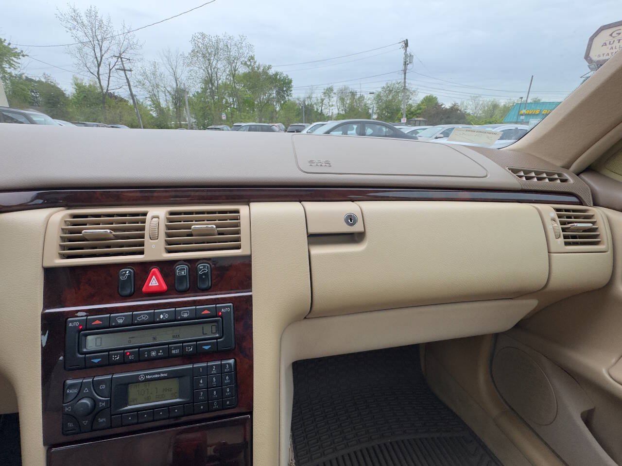Used 2001 Mercedes-Benz E 320 Sedan image 17