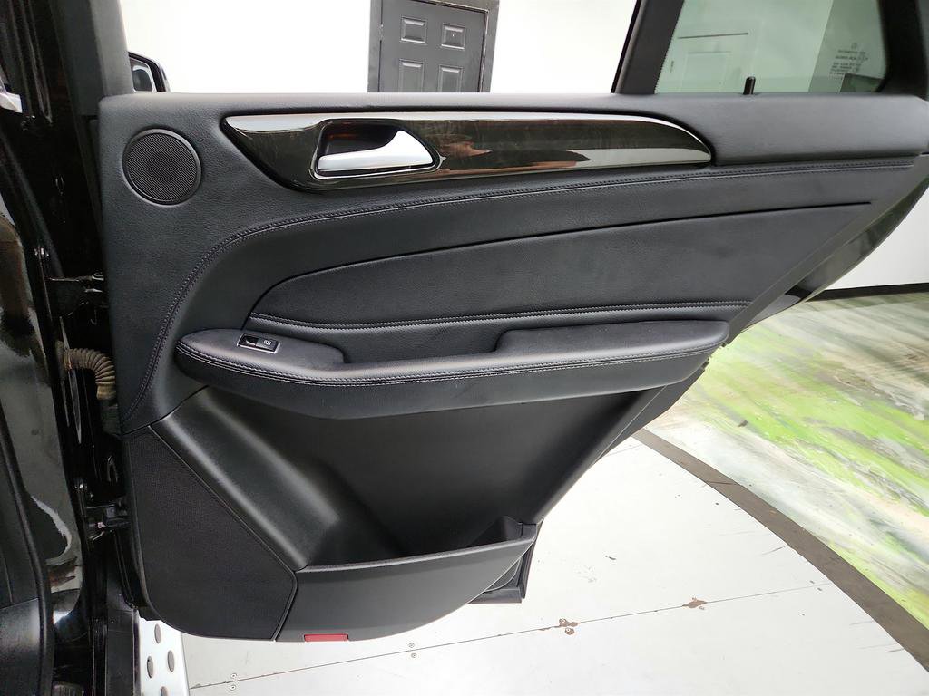 Used 2016 Mercedes-Benz GLE 400 4MATIC w/ Parking Assist Package image 30