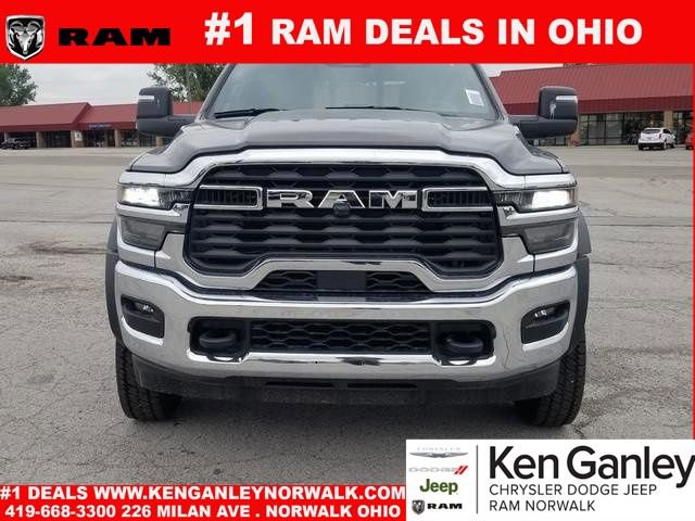 New 2026 RAM 4500 4x4 Crew Cab DRW image 3