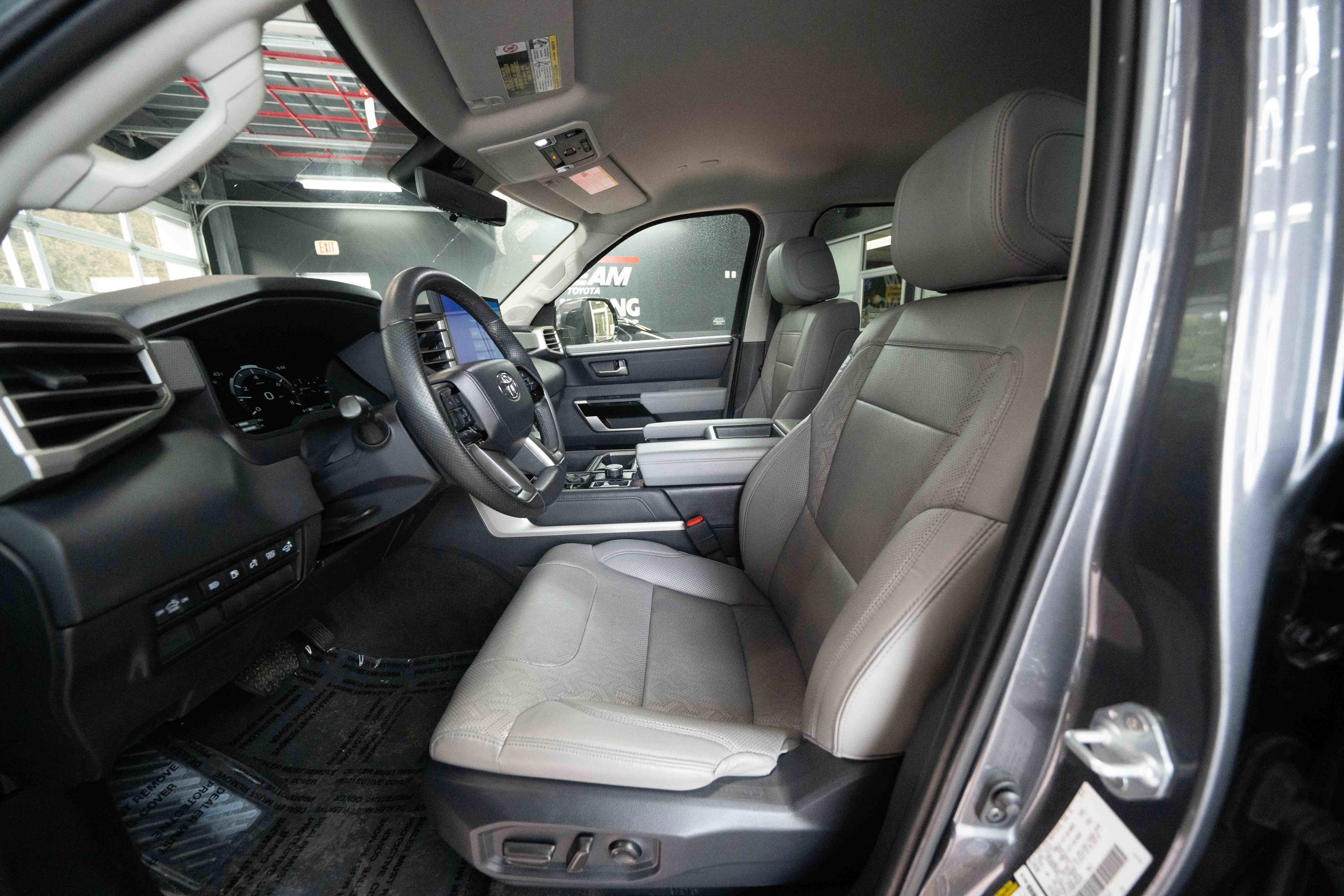 Used 2023 Toyota Tundra Limited image 9