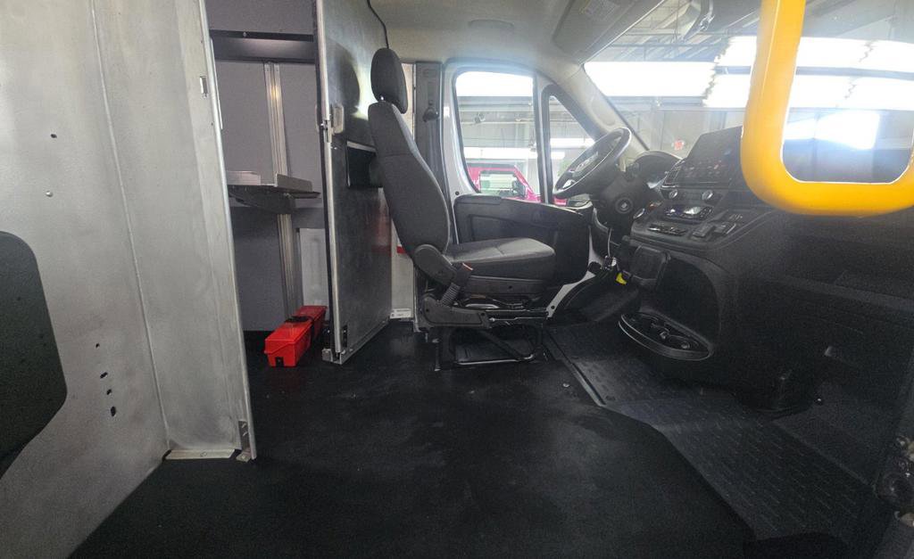 Used 2024 RAM ProMaster 3500 w/ Delivery Van Package image 2