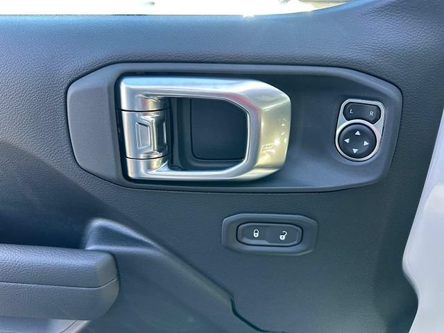 New 2026 Jeep Gladiator Mojave w/ Technology Group AWD/4WD image 16