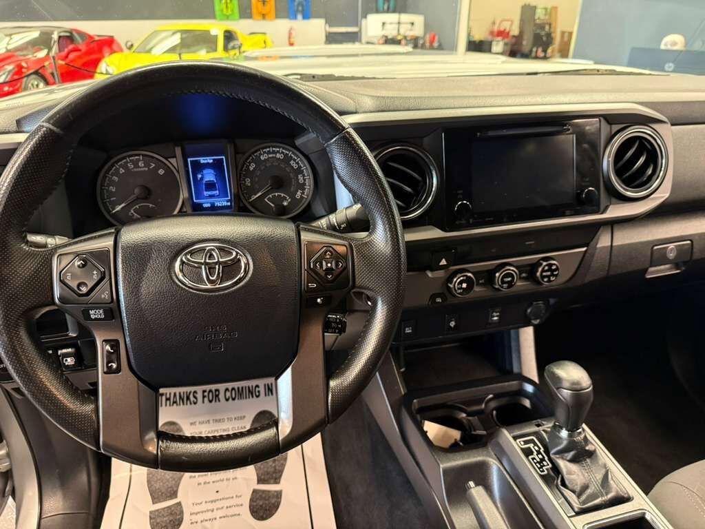 Used 2017 Toyota Tacoma TRD Sport w/ Tow Package image 11