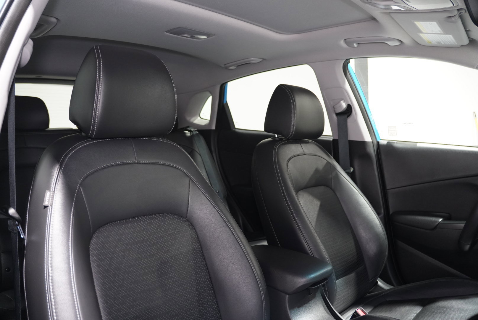 Used 2020 Hyundai Kona Limited image 14