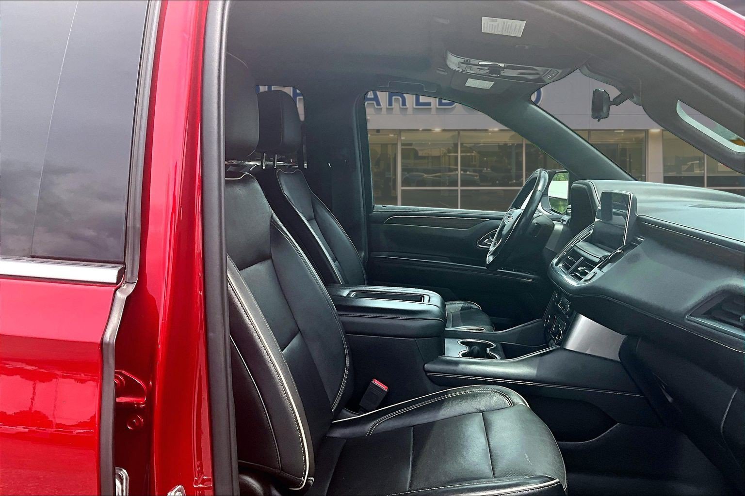 Used 2021 Chevrolet Suburban Premier w/ Premium Package AWD/4WD image 7