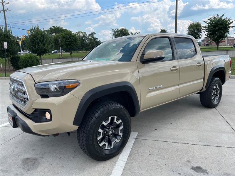 Used 2017 Toyota Tacoma TRD Off-Road w/ Tow Package (A/T) AWD/4WD image 55
