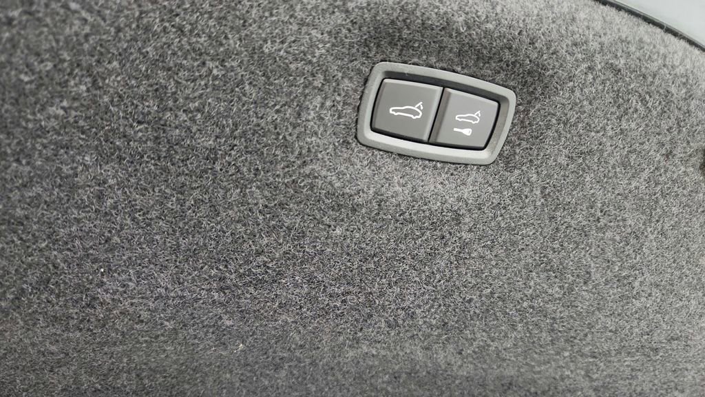 Used 2020 Porsche Taycan Turbo S AWD/4WD image 23