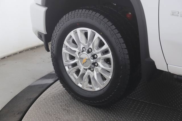 Used 2022 Chevrolet Silverado 2500 High Country w/ Safety Package II AWD/4WD image 13