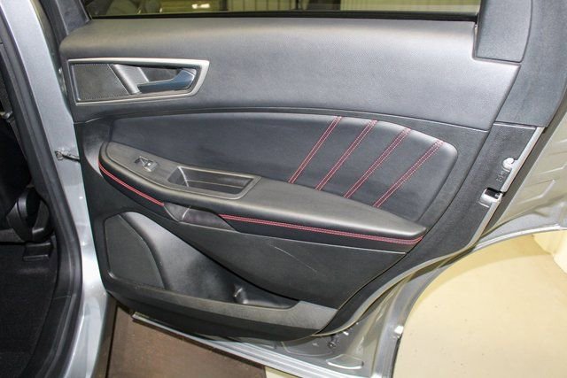 Used 2022 Ford Edge ST-Line image 17