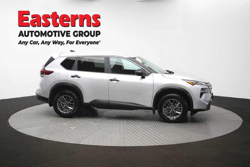 Used 2024 Nissan Rogue S AWD/4WD image 47