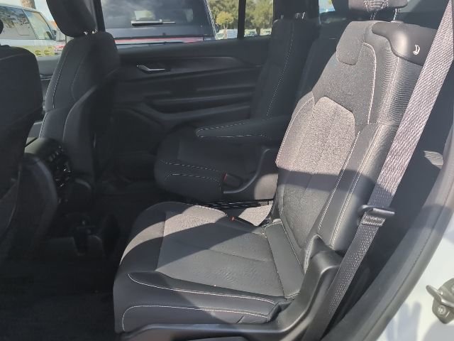 Used 2023 Jeep Grand Cherokee L Laredo image 25