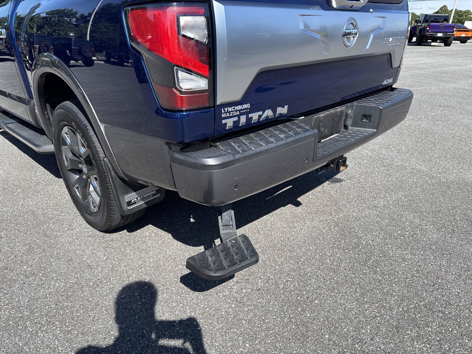 Used 2021 Nissan Titan Platinum Reserve w/ Moonroof Package AWD/4WD image 17