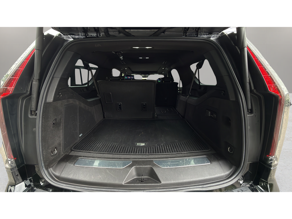Certified 2024 Cadillac Escalade ESV Premium Luxury w/ LPO, Floor Liner Package AWD/4WD image 31