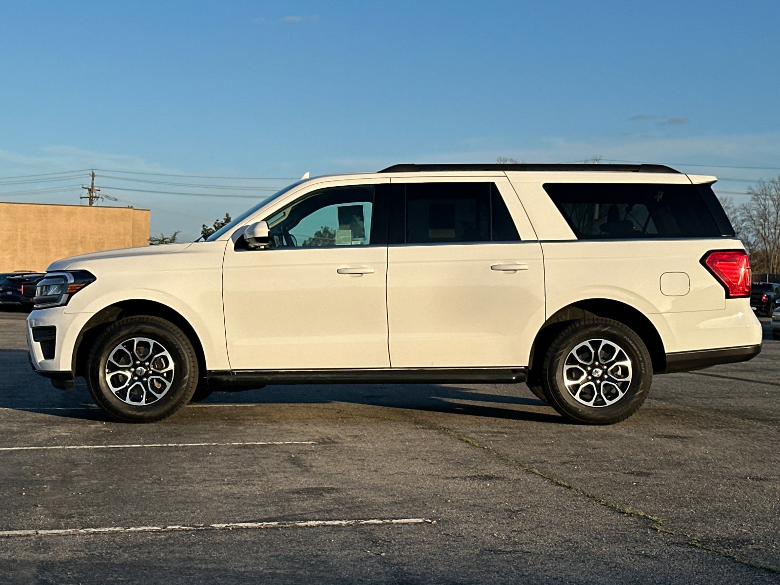 Certified 2024 Ford Expedition Max XLT image 7