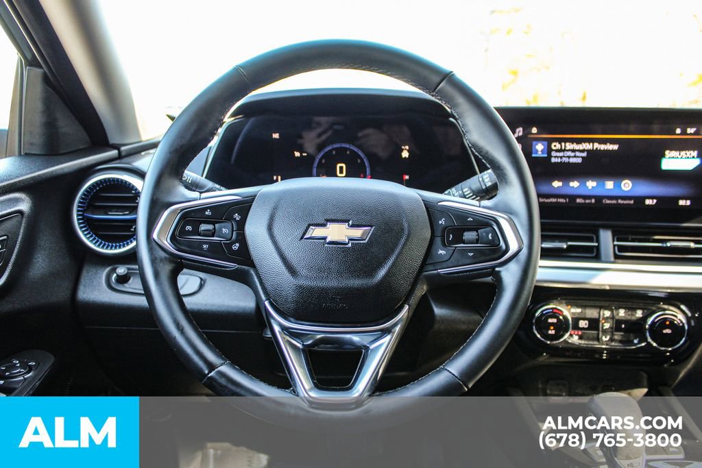 Used 2025 Chevrolet Trax LT w/ LT Convenience Package image 25