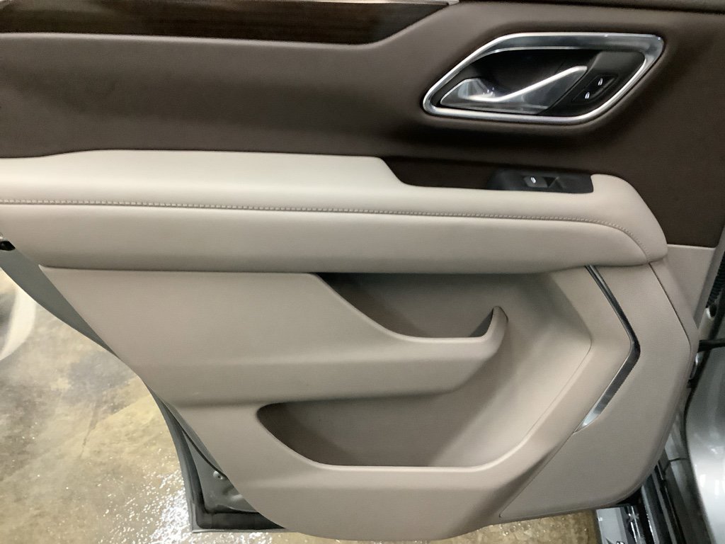 Used 2024 GMC Yukon SLE w/ Gmc Pro Safety Plus Package image 24
