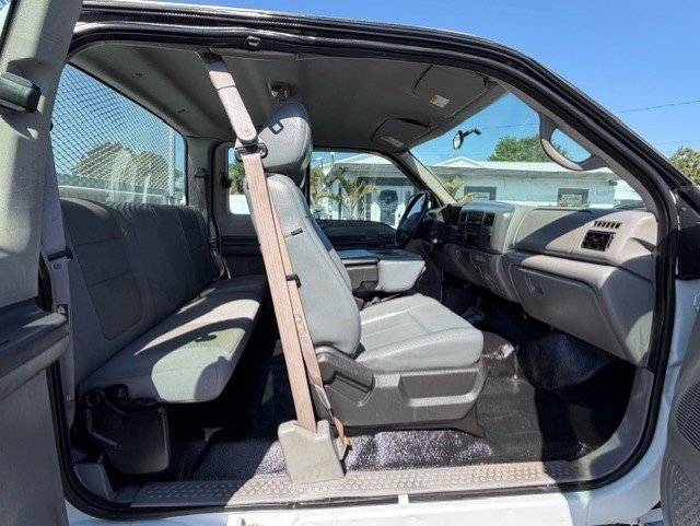 Used 2001 Ford F350 XL image 17