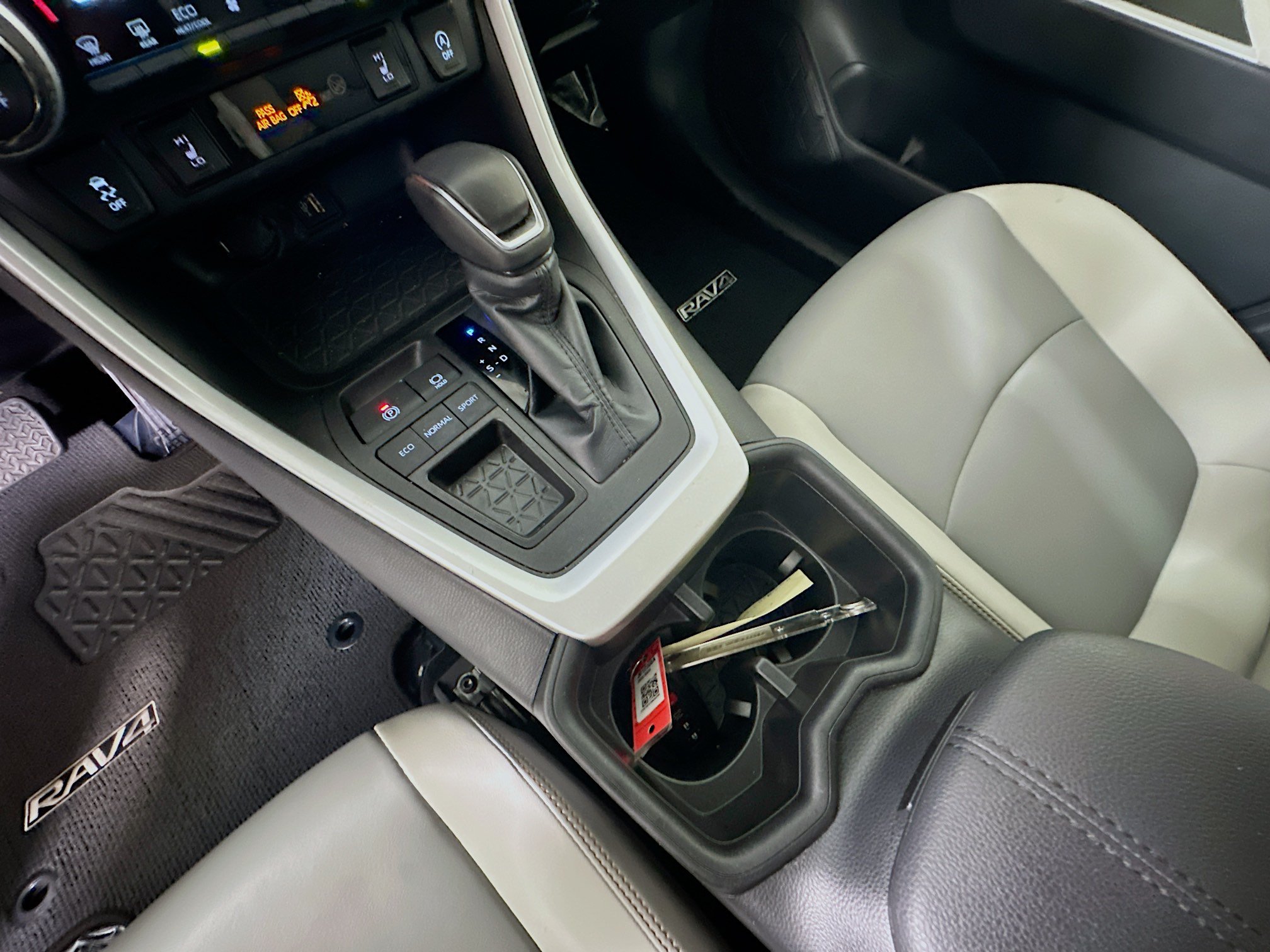 Used 2024 Toyota RAV4 XLE Premium w/ Weather Package FWD image 22