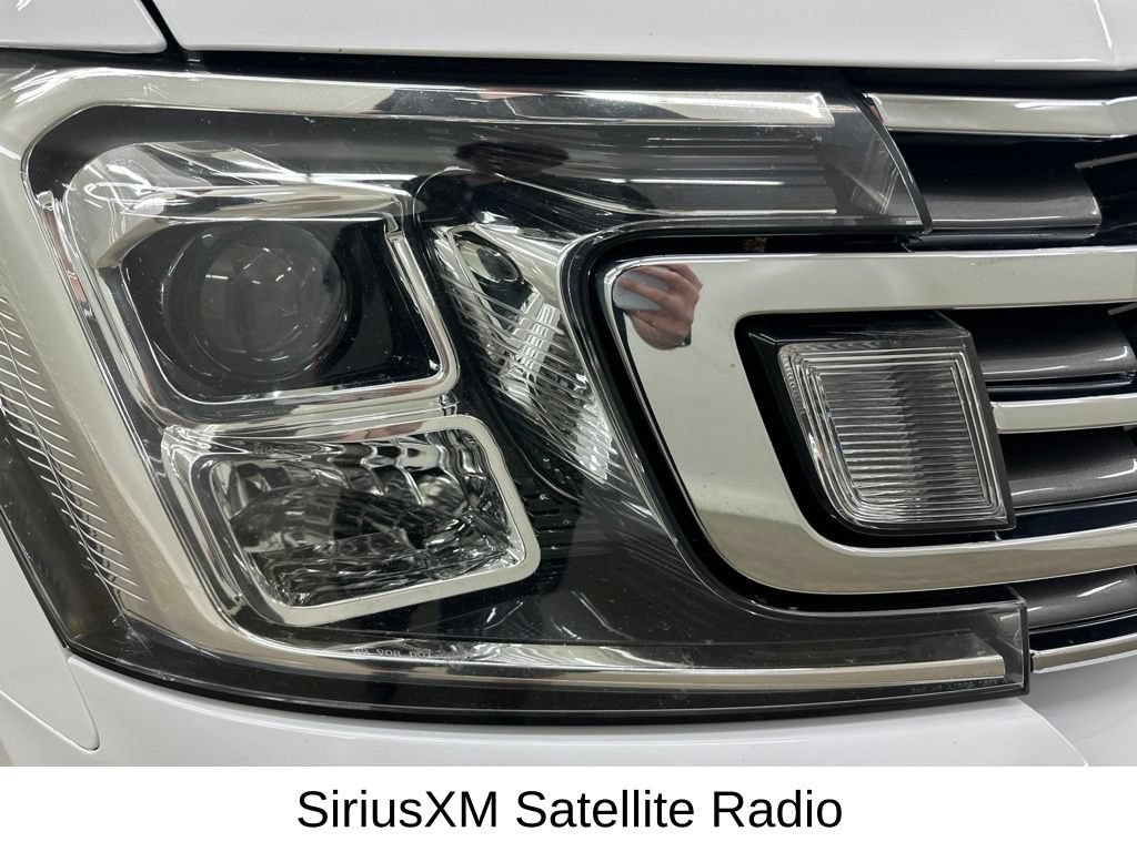 Used 2019 Ford Expedition XLT w/ Equipment Group 202A AWD/4WD image 16
