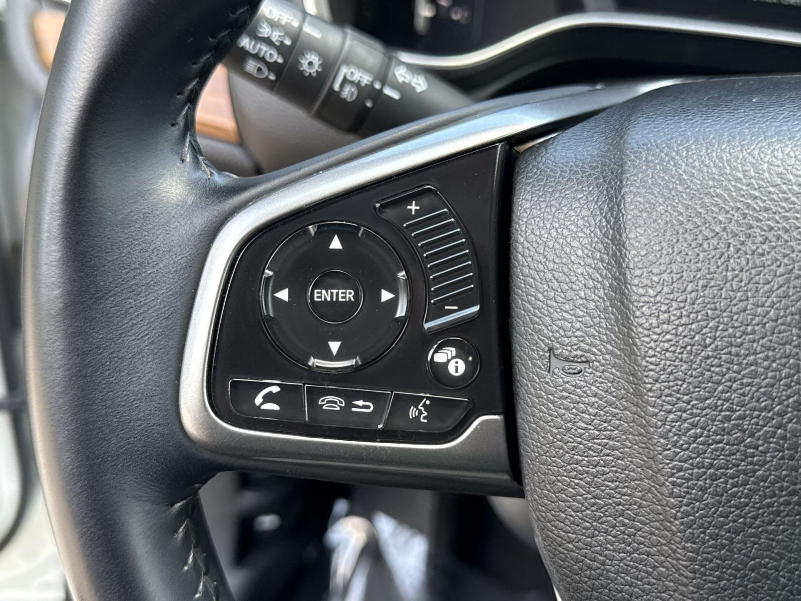 Used 2017 Honda CR-V Touring image 23