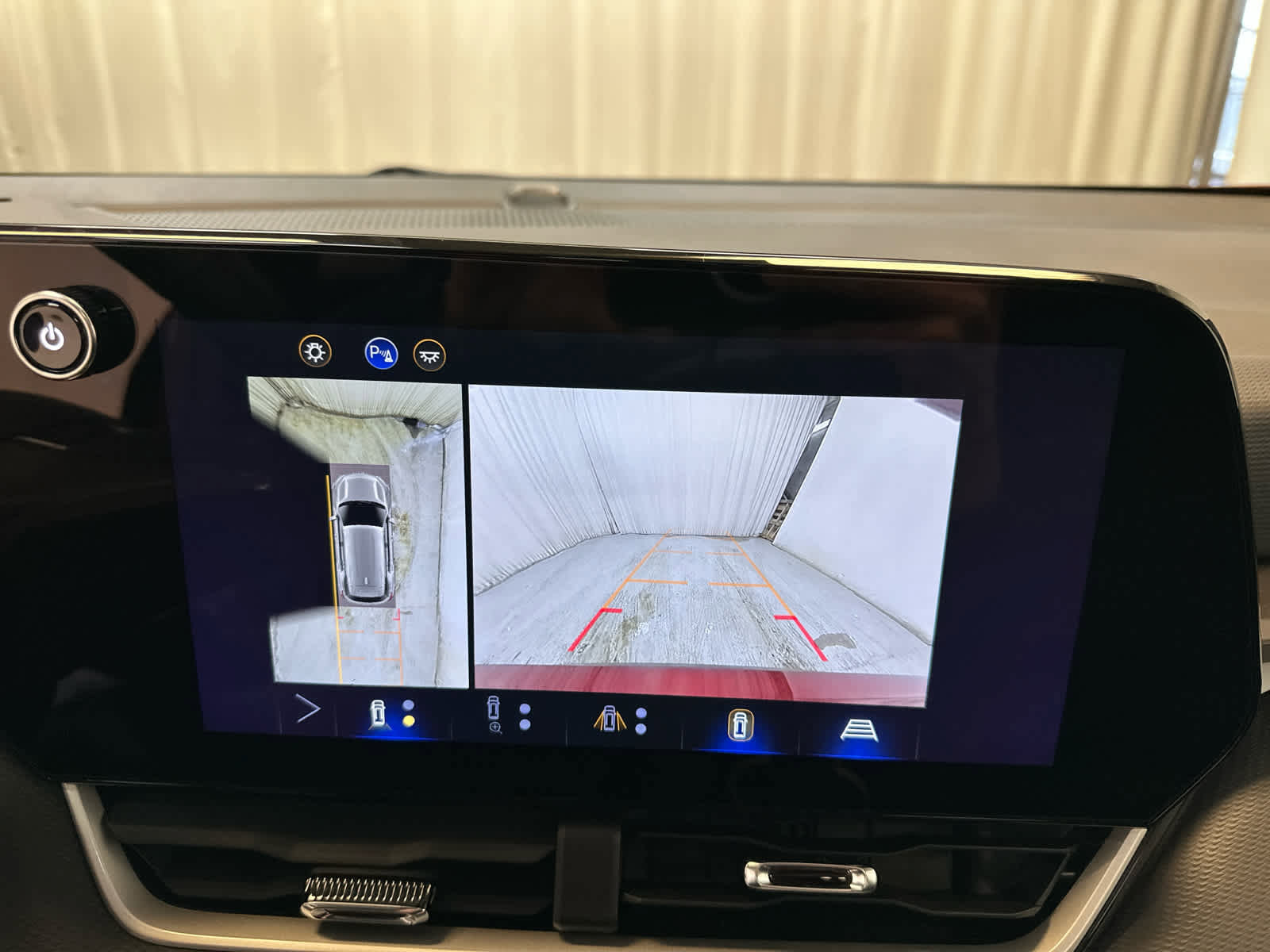 Certified 2025 Chevrolet Equinox LT w/ Convenience Package II image 16